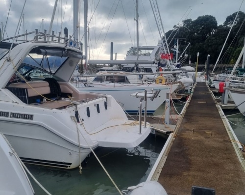 No-Name-Sea-Ray-300-Sport-10